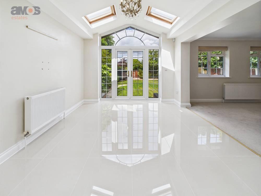 5-bed detached on Reintroduced to the Market – 5 Bedroom Executive Home, £899,995