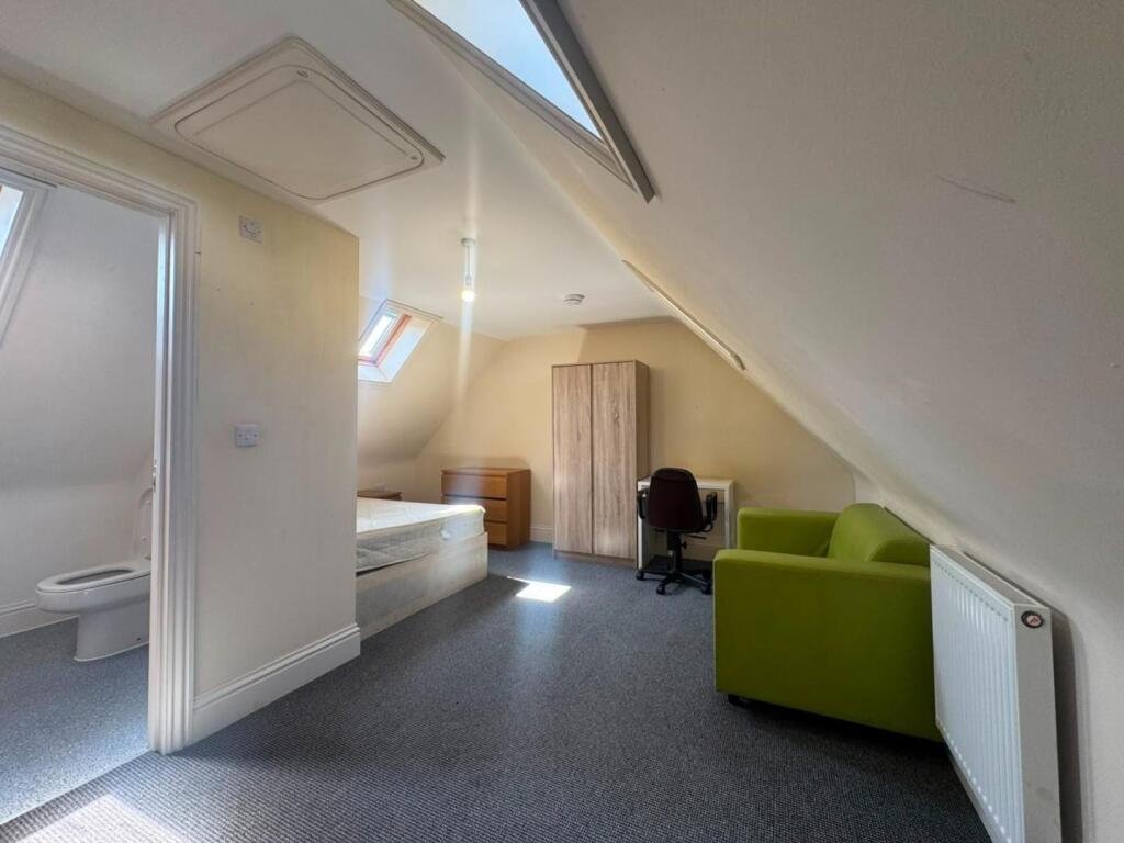 House in Plymouth, Mutley - View 3
