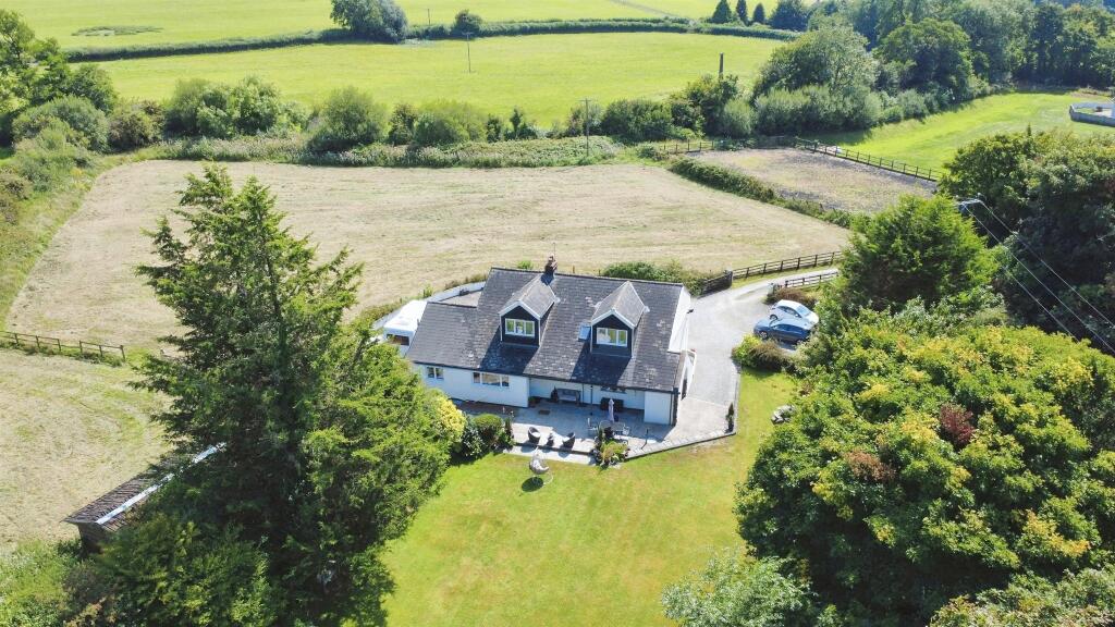 Cwrt Gwilym Farm, Coychurch, Bridgend - View 3