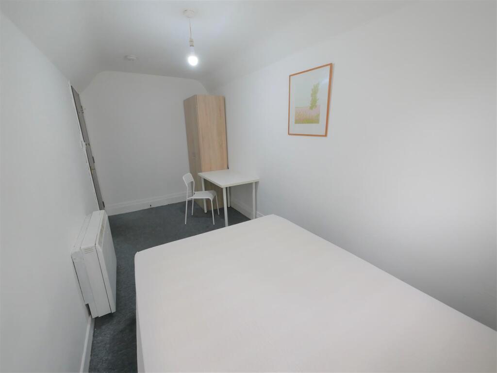 The Mount, Bournemouth, BH1 photo 2