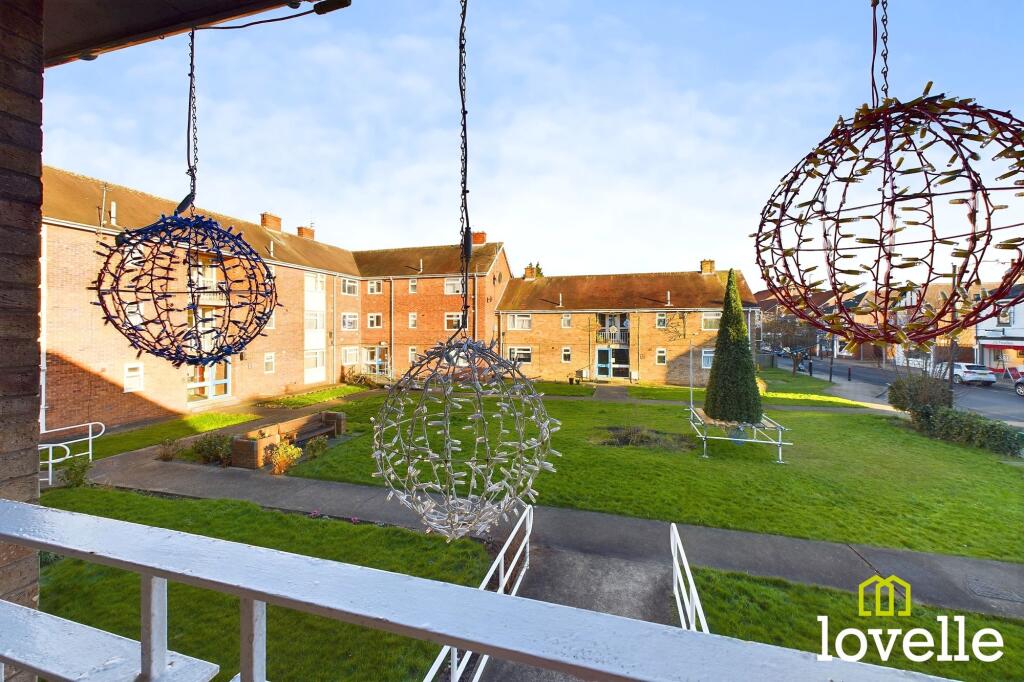 Apartment in Cottingham, East Riding of Yorkshire - More