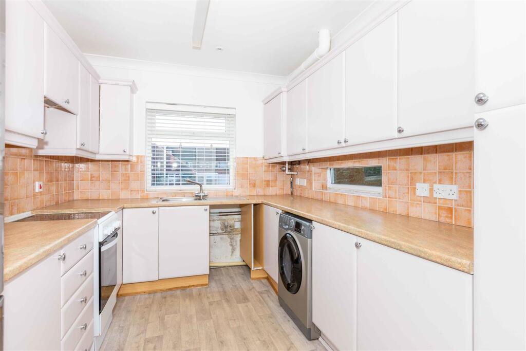 House in Worthing, West Sussex - View 3
