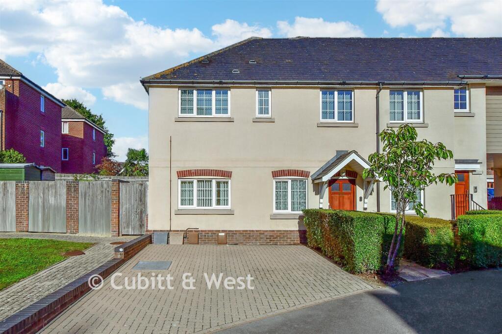 Main image of property: London Road, Waterlooville, Hampshire