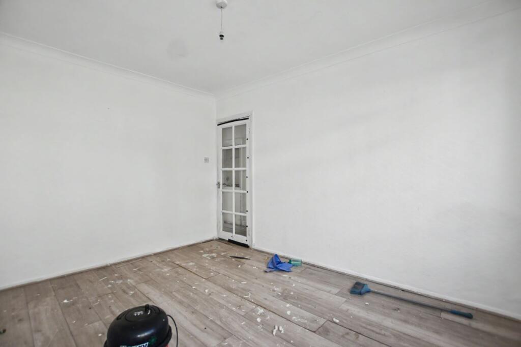 Apartment in London, Northumberland Heath - View 3