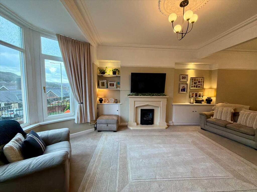 House in Ton Pentre, Pentre - View 4