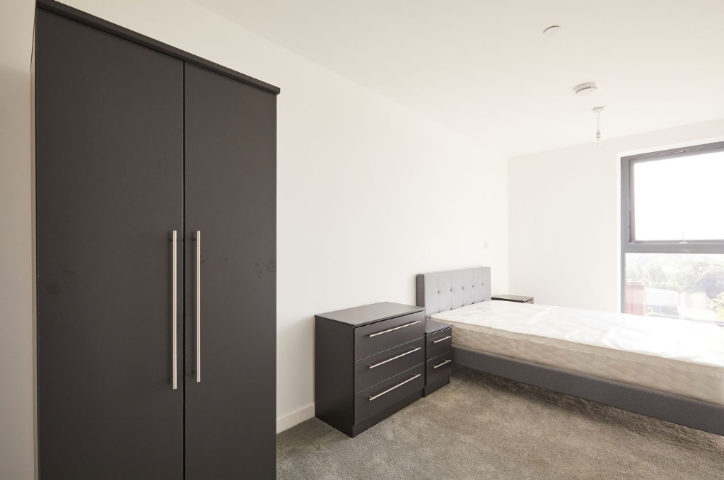 Apartment in Trafford, Greater Manchester - View 3