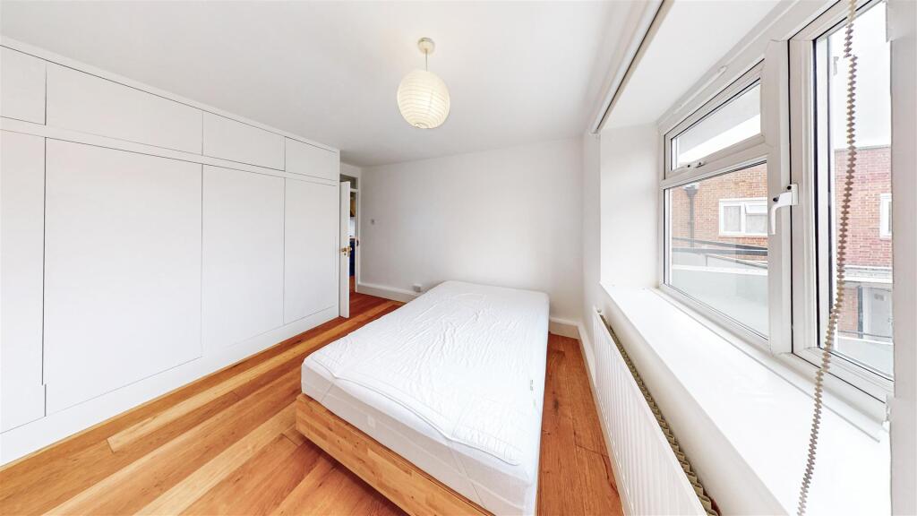 Apartment in London - View 3