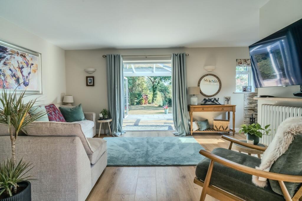 House in Worcester - View 5