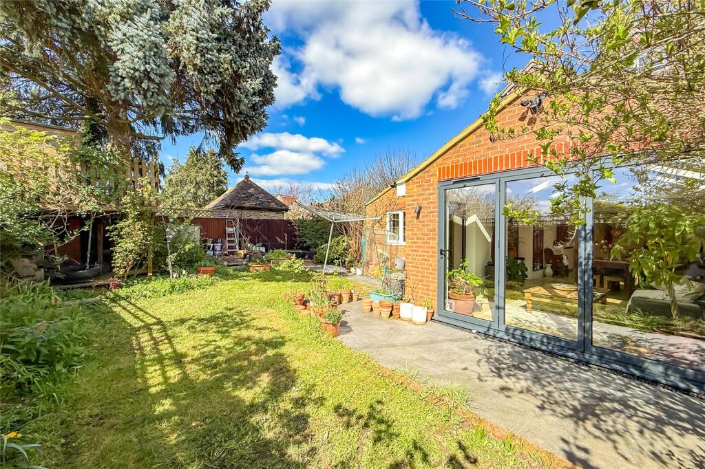Additional image 24 of Magnolia Close, Park Street, St. Albans, Hertfordshire, AL2
