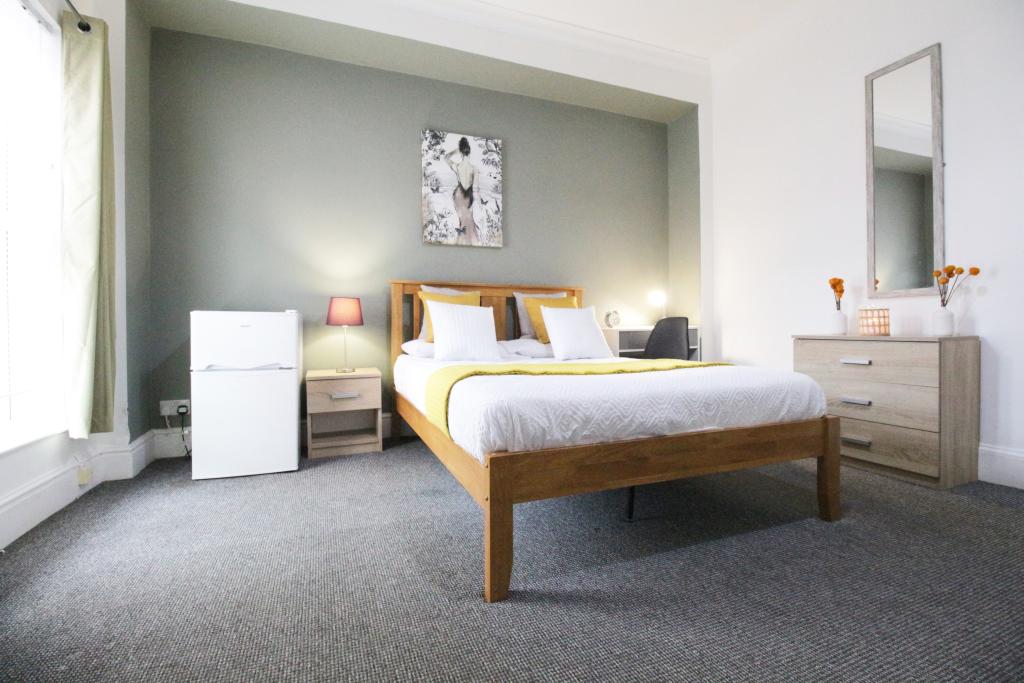 Main image of property: 39 Monks Road, LincoIn, LincoInshire, LN2 5HN, United Kingdom