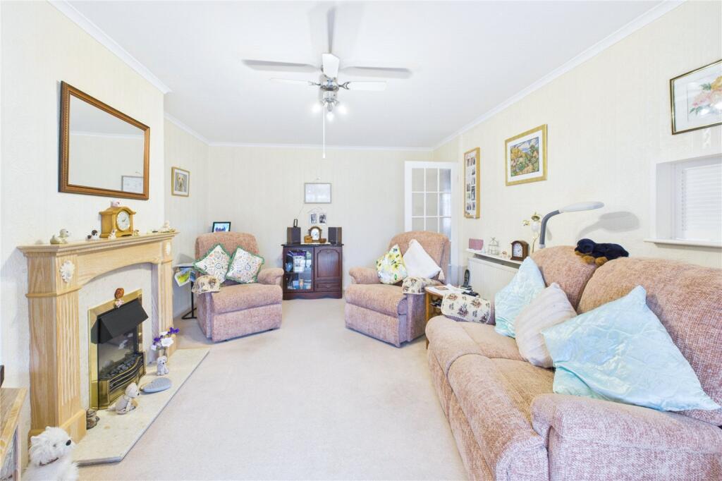 Witham Way, Upper Stratton, Swindon, SN2 photo 4
