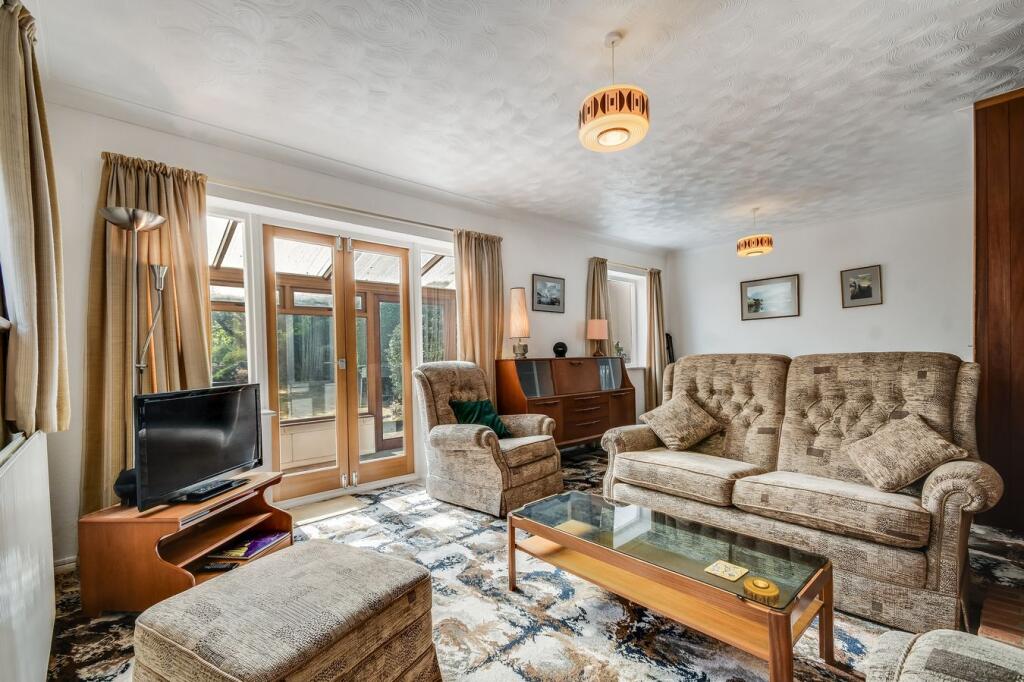 Abbots Close, Shenfield, Brentwood, CM15 photo 2