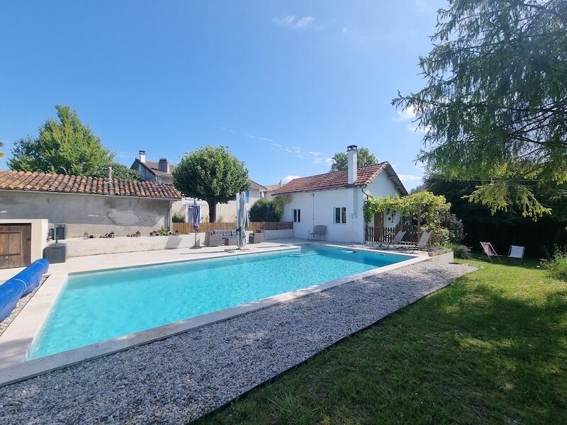 Main image of property: Aubeterre-sur-Dronne, Charente, Poitou-Charentes