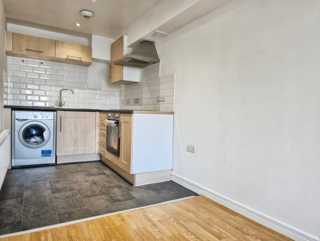 Apartment in Oldham, Mumps - View 4