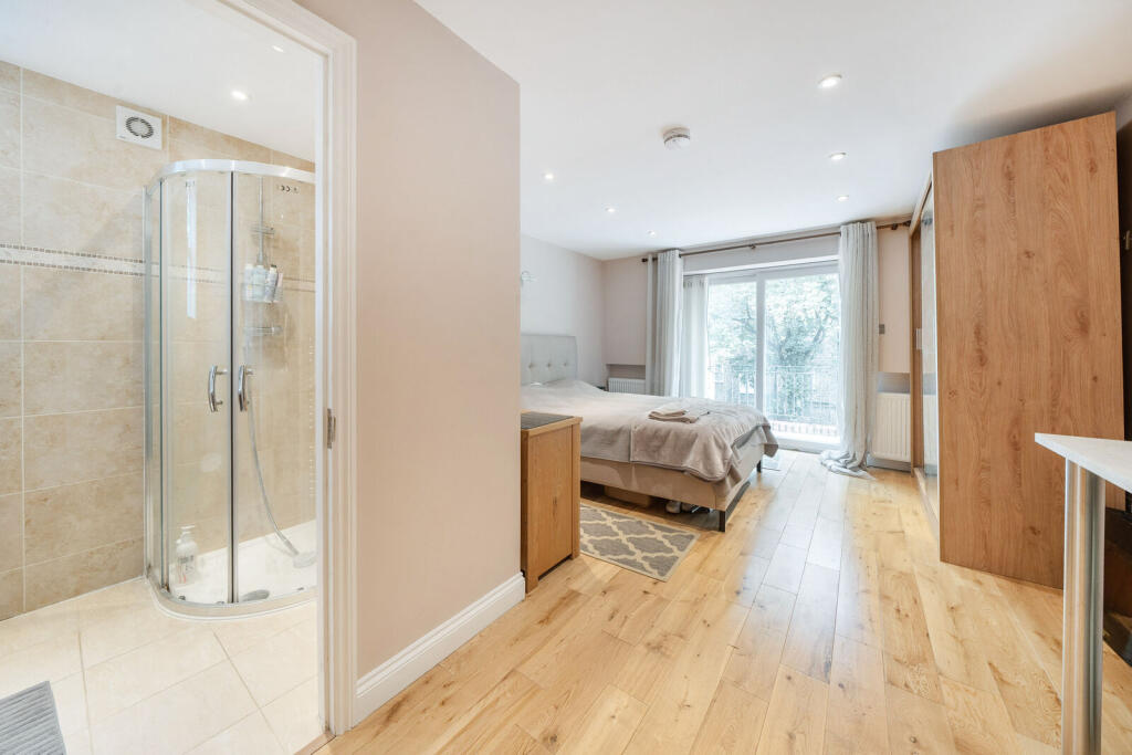 Studio flat for rent