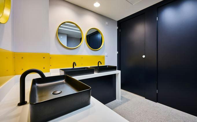 7 Fore 2 Fore Business Park WC.jpg