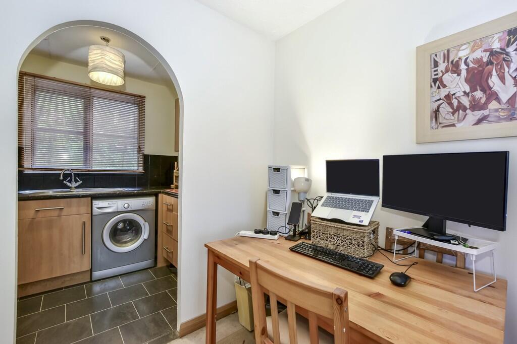 Apartment in Watford - View 4