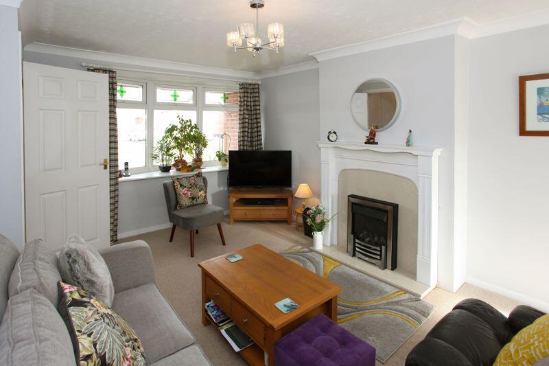 18 Maple Close, Shifnal. TF11 8HA photo 3