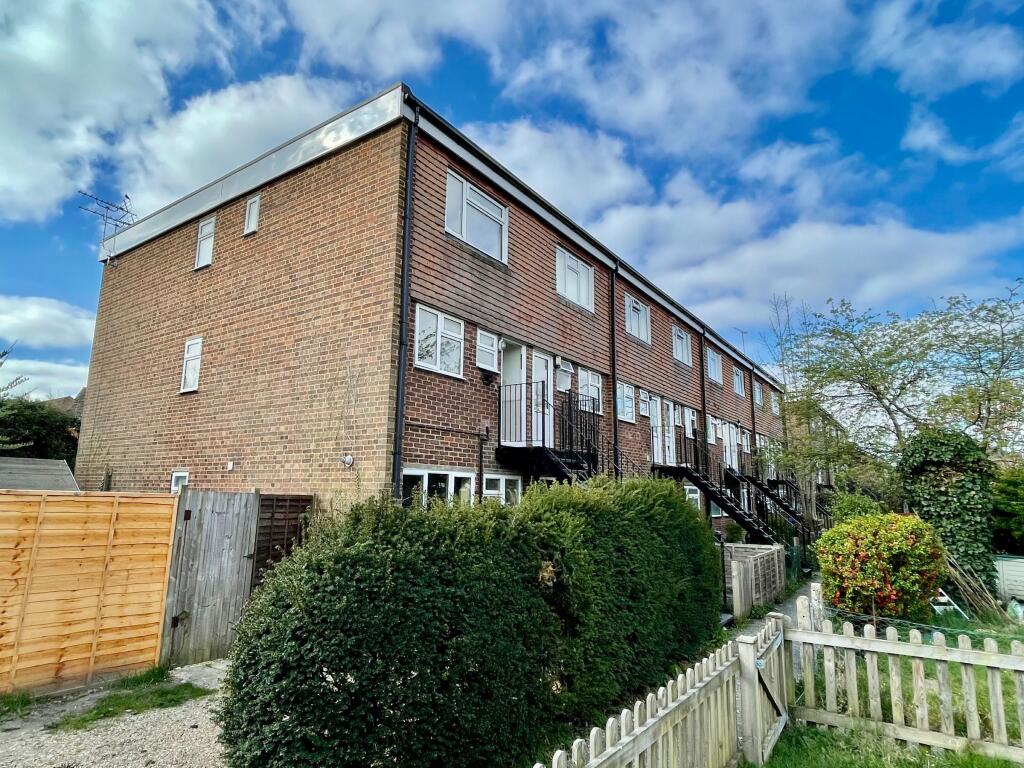 Main image of property: Weydon Lane, Farnham