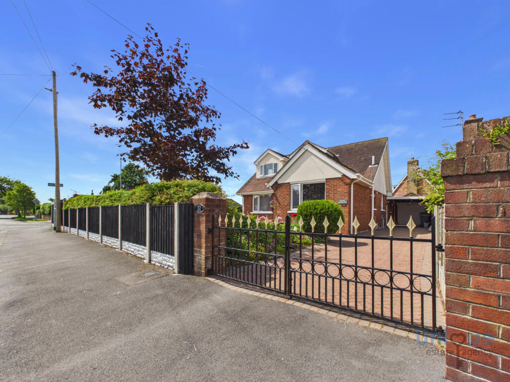 Meadows Avenue,  Thornton-Cleveleys, FY5 photo 4