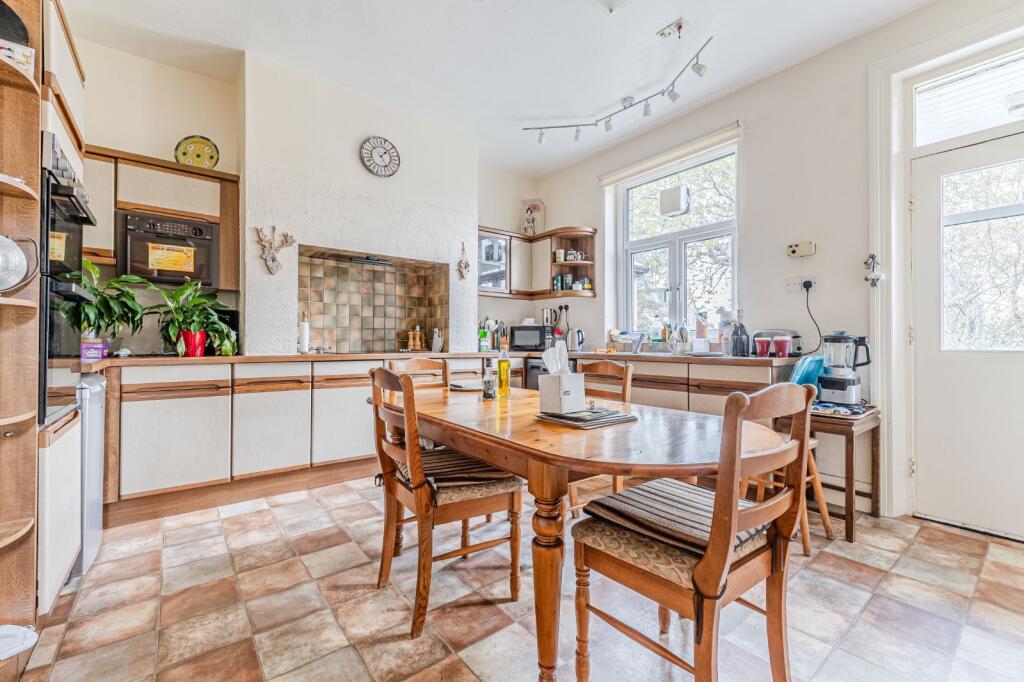 Moorhead Terrace, Shipley, West Yorkshire - View 3
