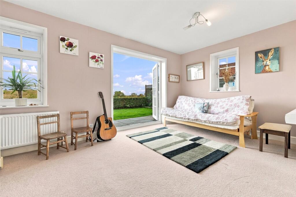 House in Stevenage - View 4