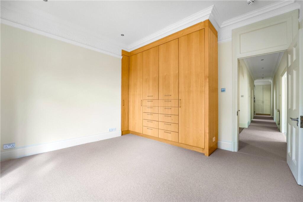 Apartment in London - View 5