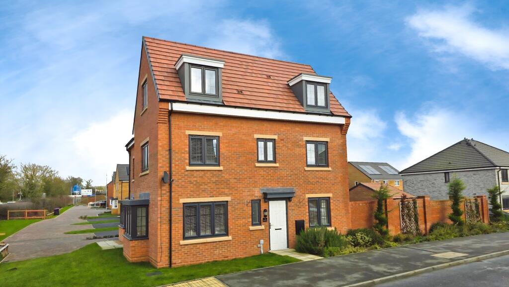4-bed semi-detached on Nassington Way, Sleaford, NG34, £280,000