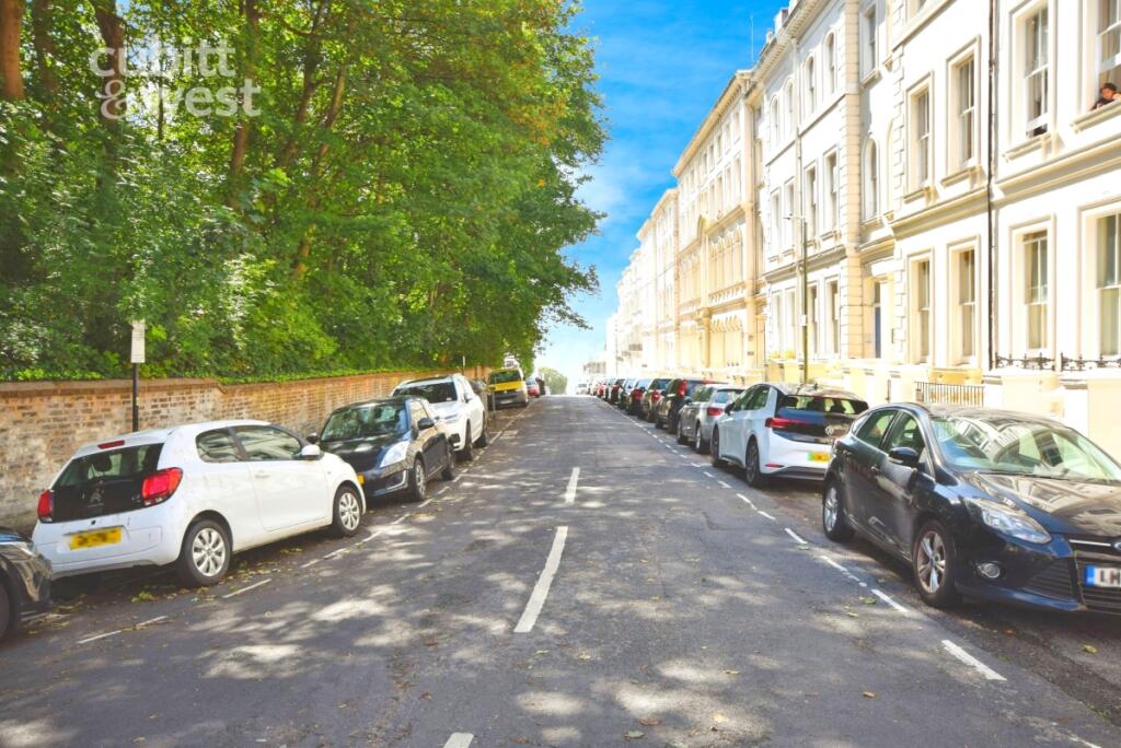 Apartment in Brighton - View 5
