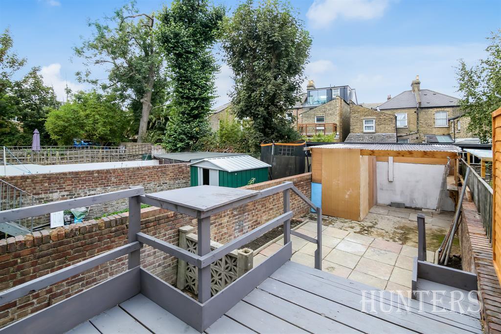 House in London - View 5