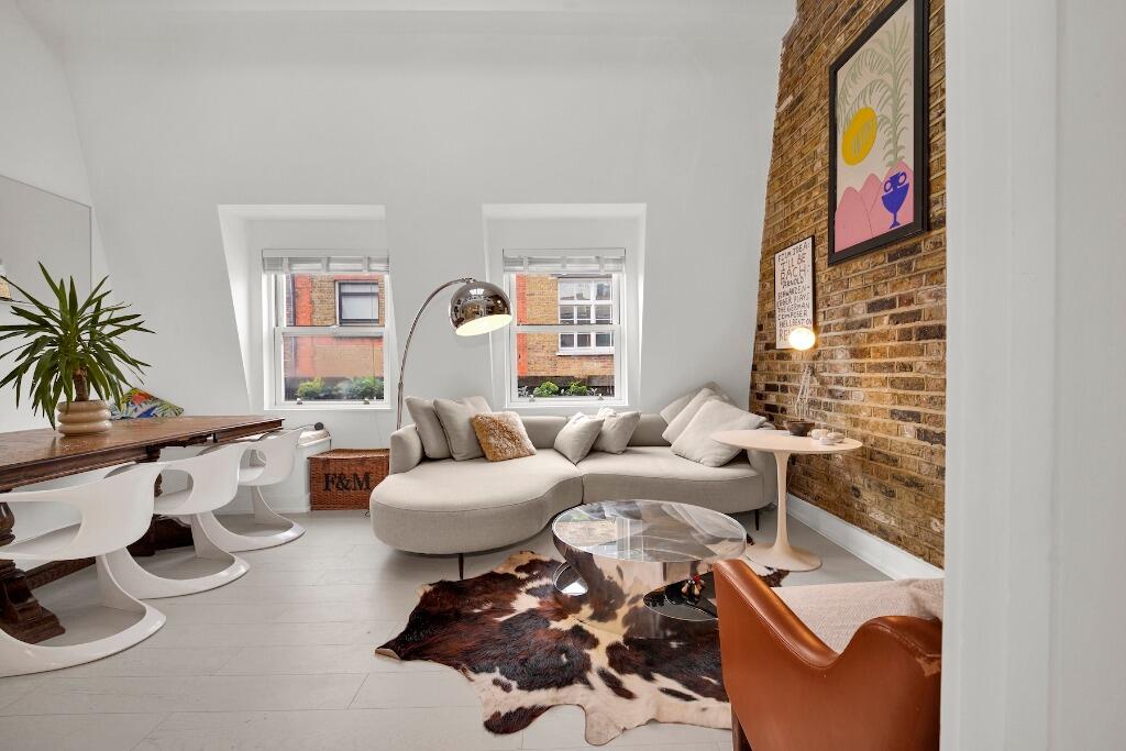 Apartment in London, Soho - View 5