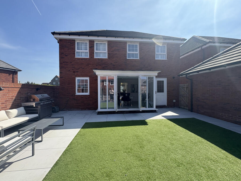 Bramley Road, Thornbury, BS35 photo 3