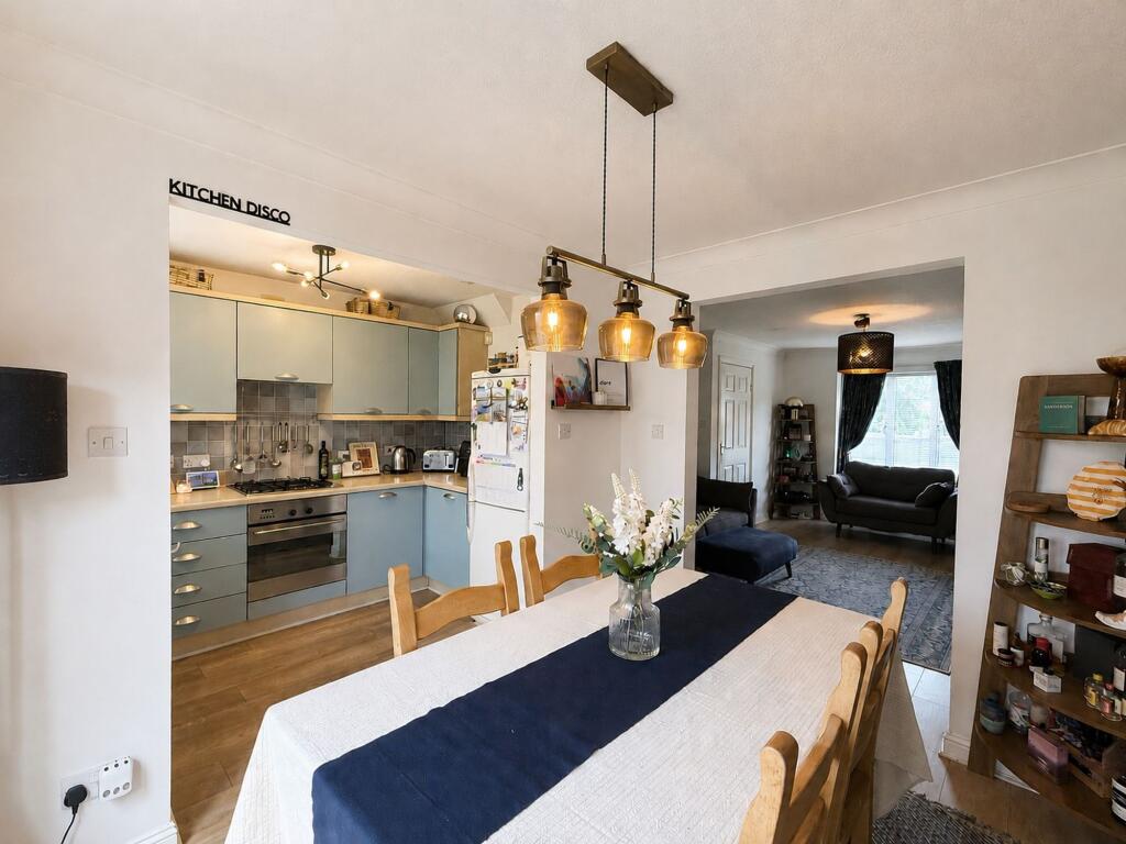 House in Glasgow, Leverndale, Crookston Road - More