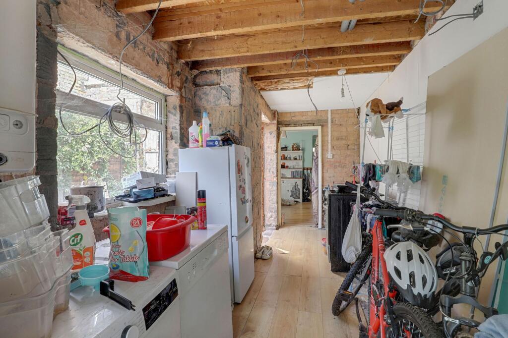 House in Nottingham - View 4