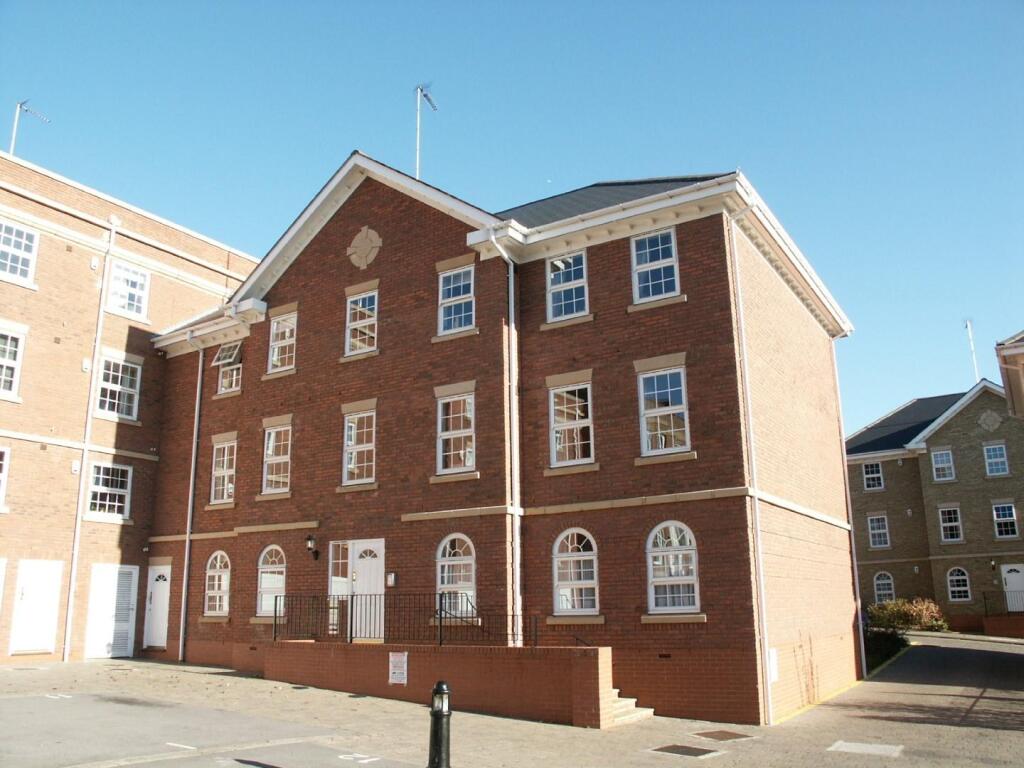 Main image of property: Scholars Court, Derngate, NN1