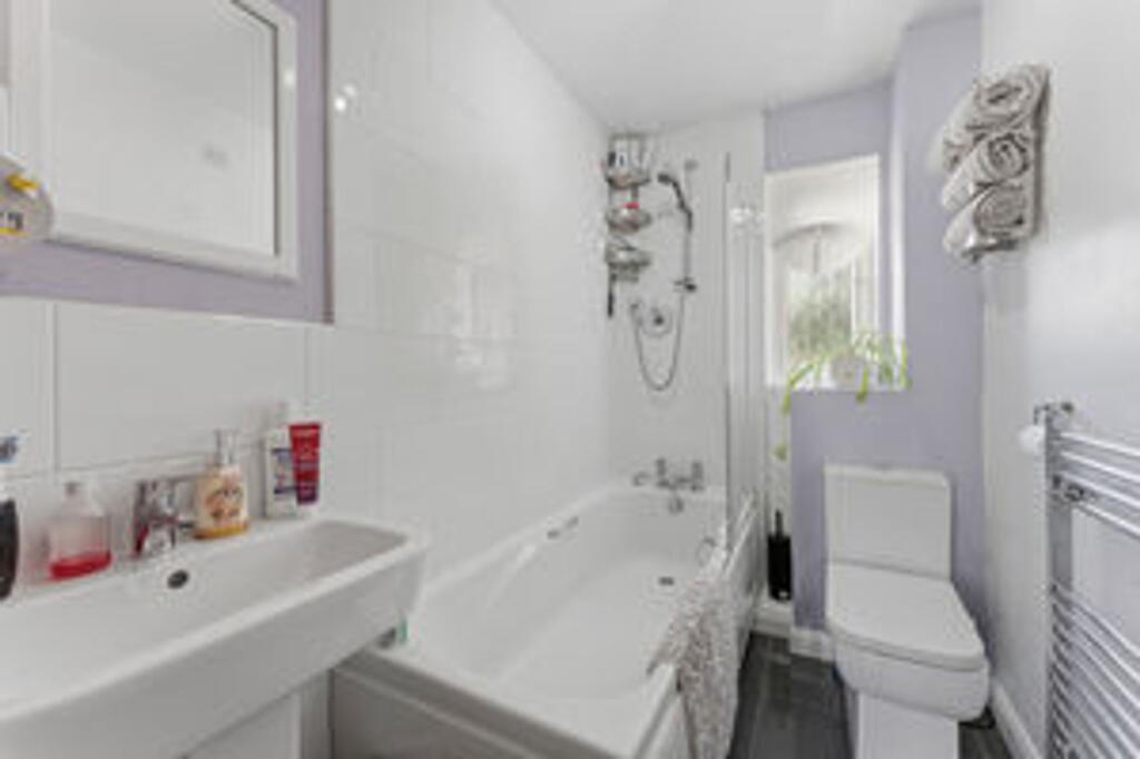House in Harborough, Little Bowden - View 5