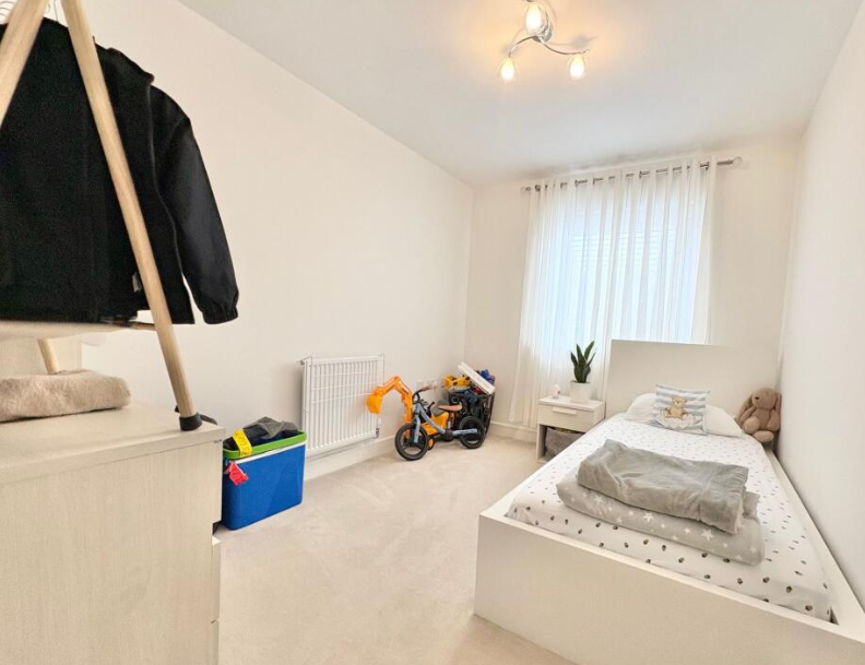 St Vincent Avenue, Bletchley, Milton Keynes, Buckinghamshire, MK3 5SH photo 5
