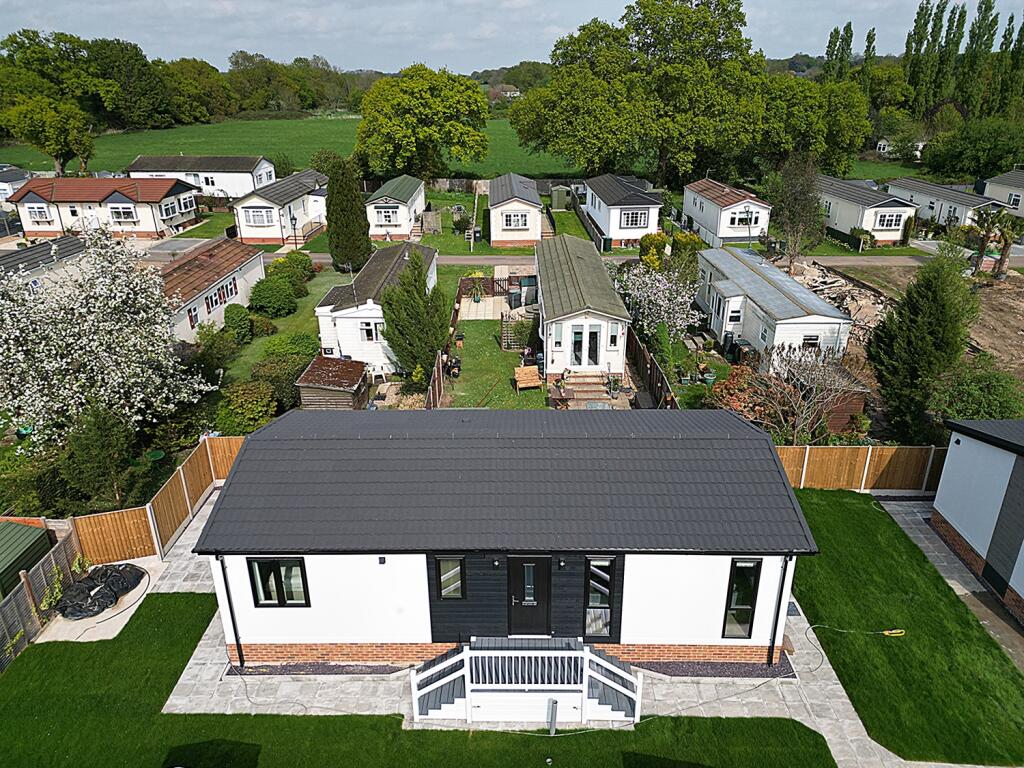 Grosvenor Avenue, Kings Langley, Hertfordshire, WD4 photo 3