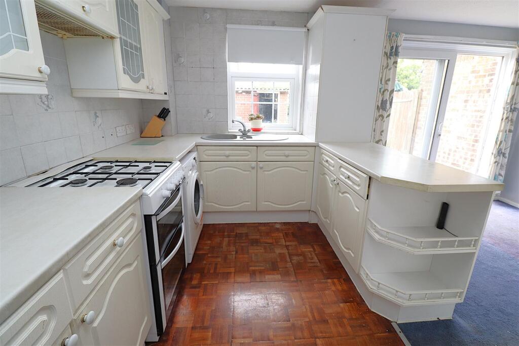 Broadway, Twydall photo 4