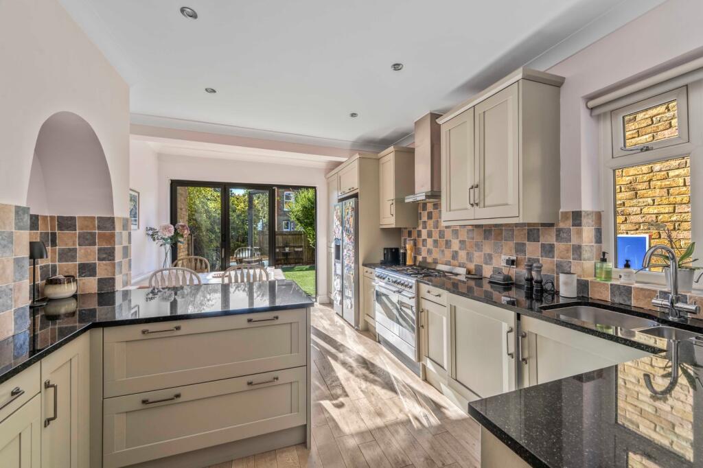 House in London - View 4