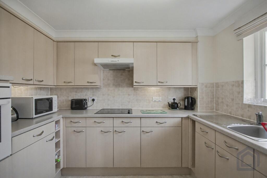 Flat 46, Nelson Court
Glen View, Gravesend, DA12 1PL photo 4