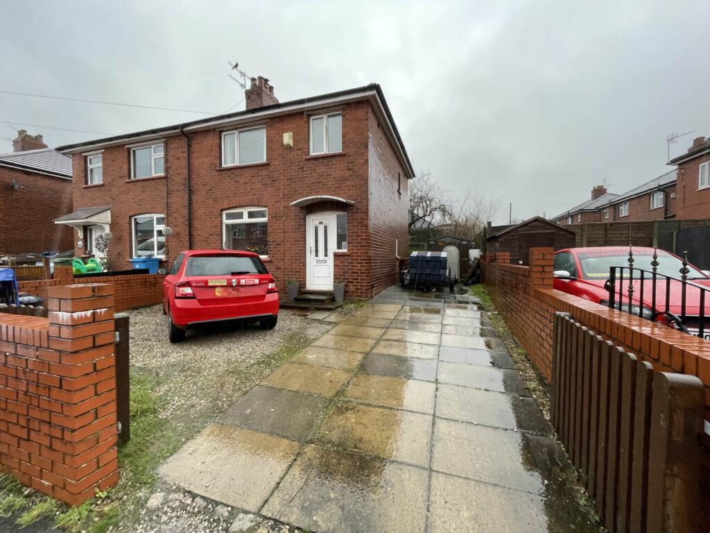 Main image of property: Park View, Chadderton