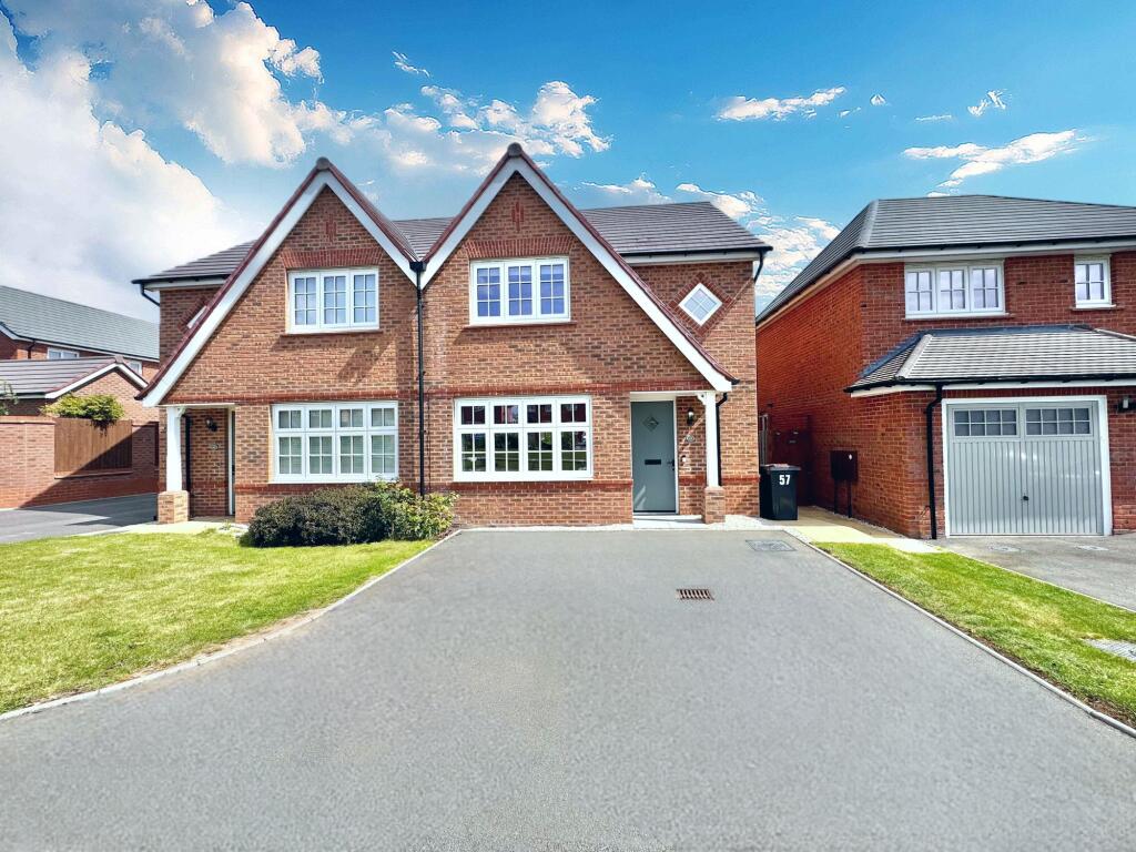 Main image of property: Roman Avenue, Nuneaton, CV11