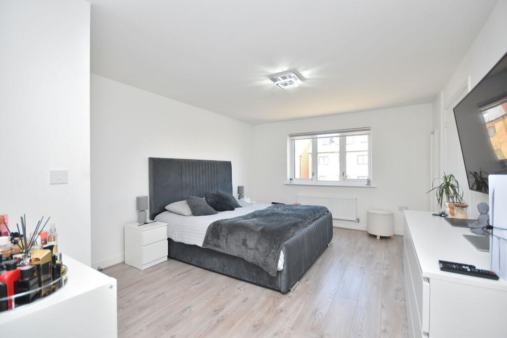House in Little Harrowden, Glenvale Park, Wellingborough - More