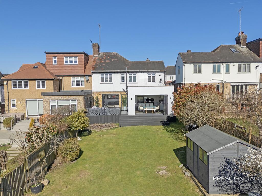 House in London, Hale End - View 4