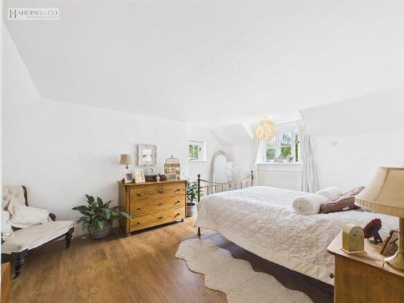 bedroom 1 (3).jpg