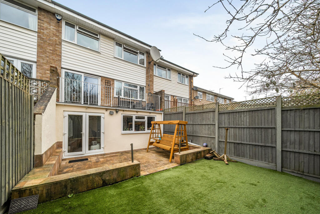 Knoll Crescent, Northwood, Middlesex photo 3