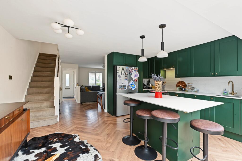 House in Dacorum, Tring - View 4