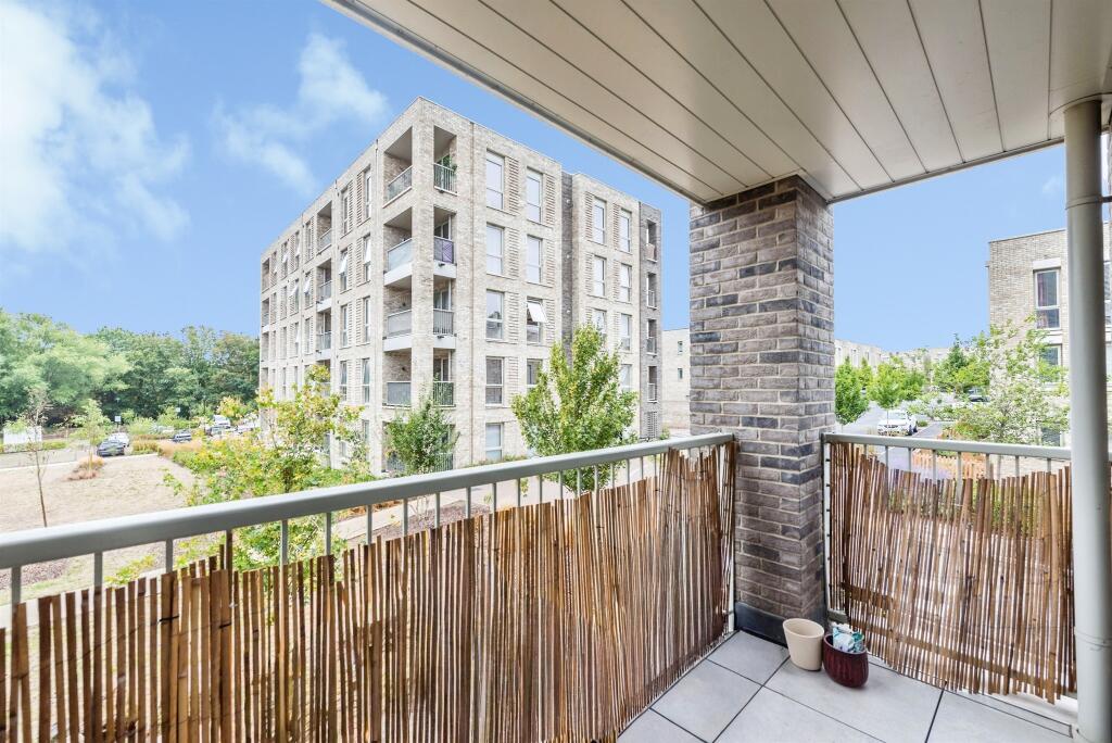 Apartment in Oxford, Littlemore - View 4