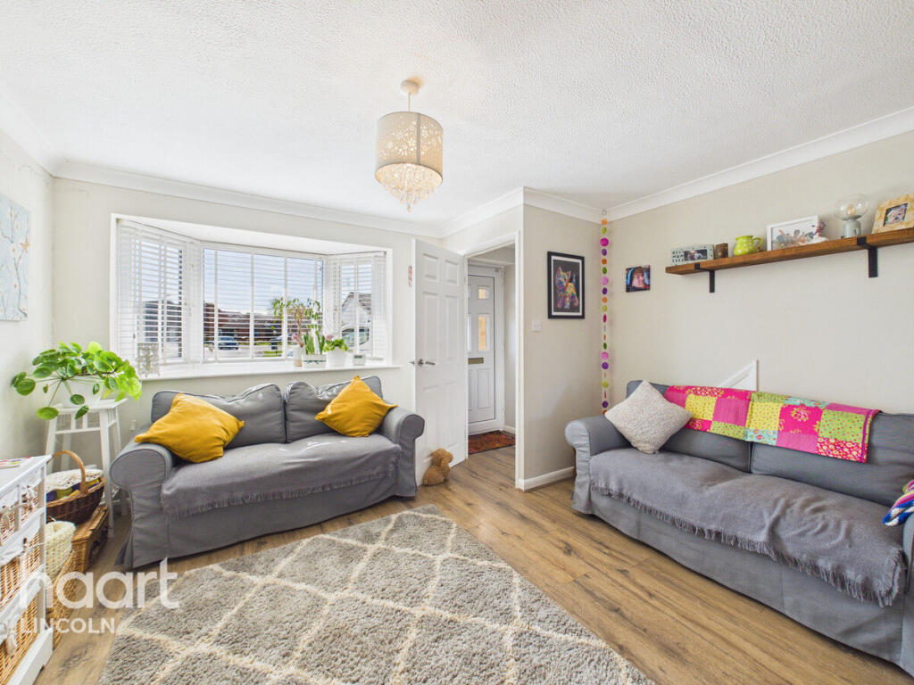 Meadow Way, Bracebridge Heath photo 3